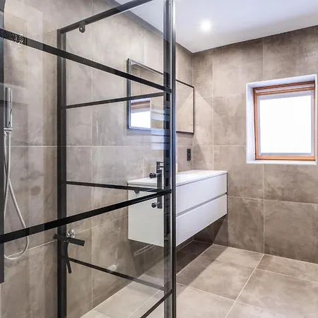 Illustrious Tatil Evi *